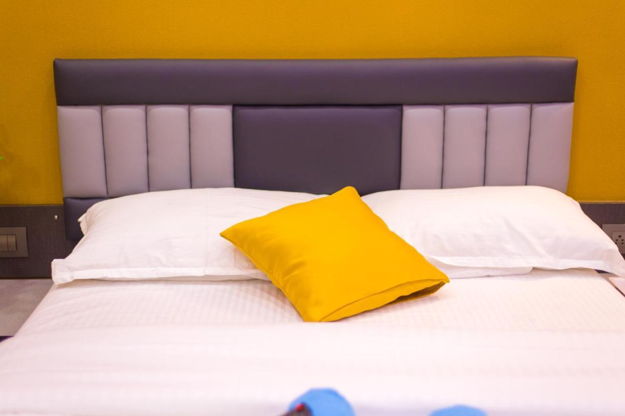 Hotel Tourister Mumbai Eksteriør bilde